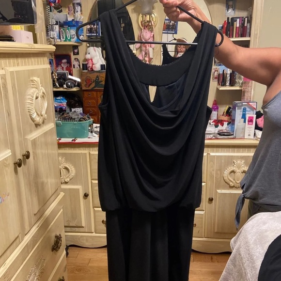 Black dress - Picture 4 of 4